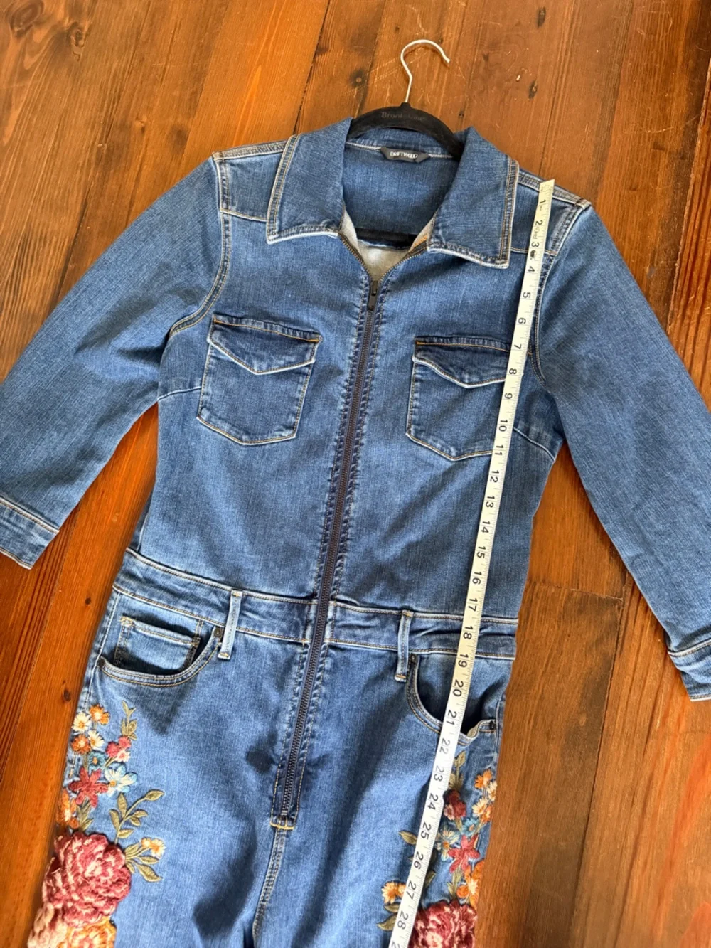 🌸DRIFTWOOD Farrah Embroidered Floral Flare Leg Denim Jumpsuit - Midnight Rose - Picture 7 of 13